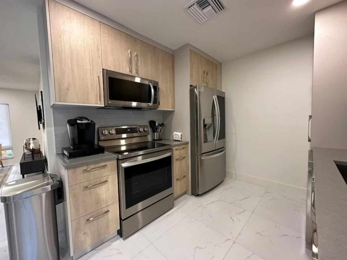 Willa The Sun House - 3 Bed, 2 Bath, Private Pool, Fire Pit, Huge Backyard Fort Lauderdale Zewnętrze zdjęcie