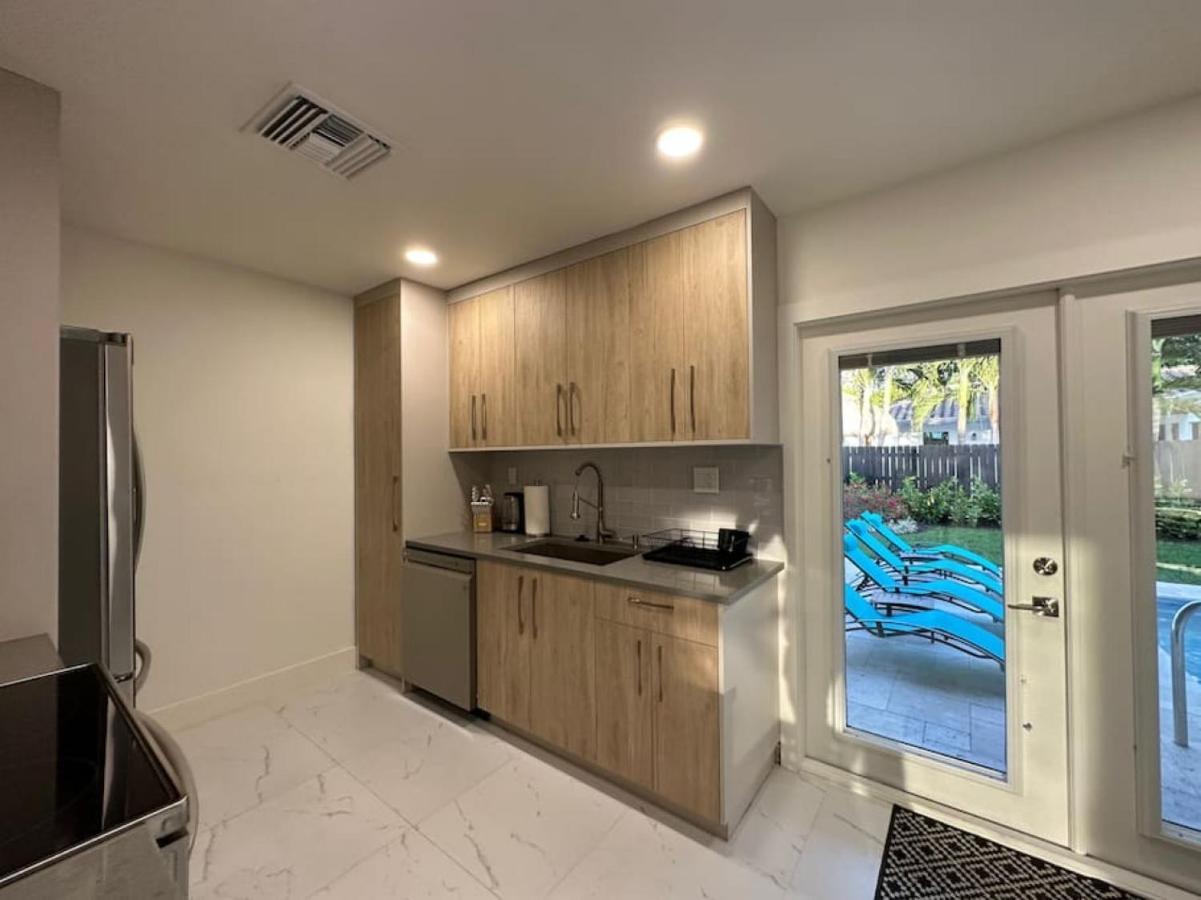 Willa The Sun House - 3 Bed, 2 Bath, Private Pool, Fire Pit, Huge Backyard Fort Lauderdale Zewnętrze zdjęcie