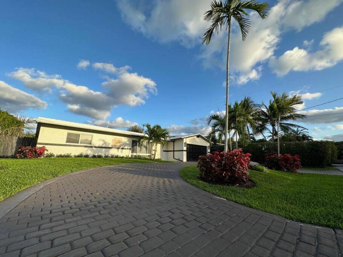 Willa The Sun House - 3 Bed, 2 Bath, Private Pool, Fire Pit, Huge Backyard Fort Lauderdale Zewnętrze zdjęcie