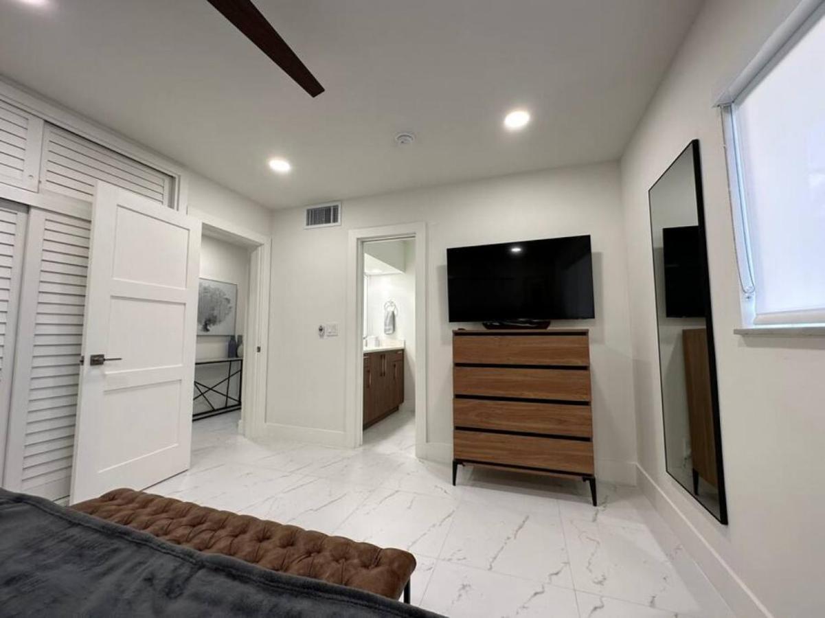 Willa The Sun House - 3 Bed, 2 Bath, Private Pool, Fire Pit, Huge Backyard Fort Lauderdale Zewnętrze zdjęcie