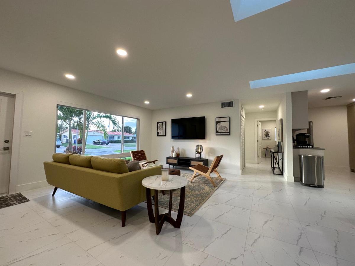 Willa The Sun House - 3 Bed, 2 Bath, Private Pool, Fire Pit, Huge Backyard Fort Lauderdale Zewnętrze zdjęcie