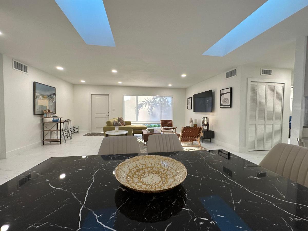 Willa The Sun House - 3 Bed, 2 Bath, Private Pool, Fire Pit, Huge Backyard Fort Lauderdale Zewnętrze zdjęcie